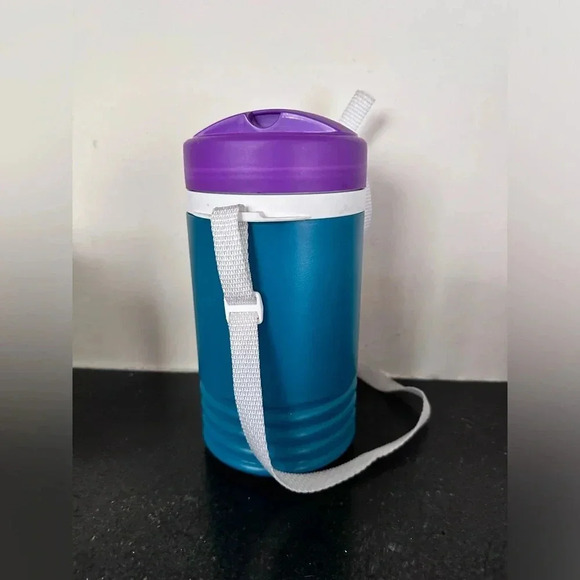Vintage - Teal/Purple 1qt Igloo Jug Cooler  w/Flip Spout & Shoulder Strap - USA - Picture 1 of 4